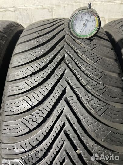 Michelin Alpin 5 215/65 R17