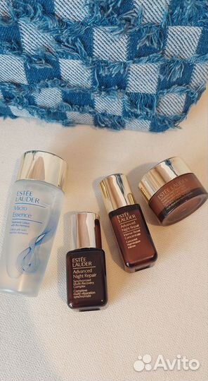 Набор косметики Estee Lauder с кометичкой