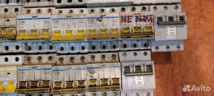 Автоматы трехполюсные