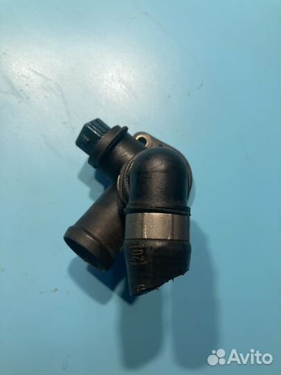 Фланец системы охлаждения для Volkswagen Passat B5