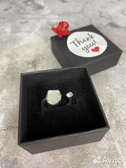 Кольца новые бижутерия