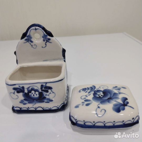 Гжель. Шкатулка