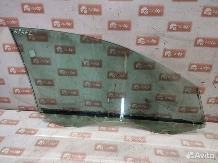 Стекло двери переднее левое Volkswagen Passat 3C2