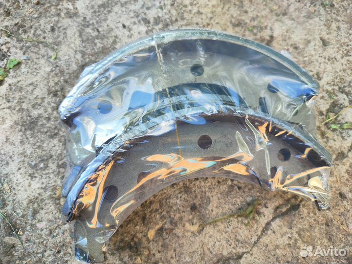 Тормозные колодки, запчасти на Таврию