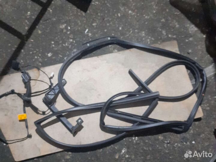 KIA Rio 4 комплектующие задней правой двери