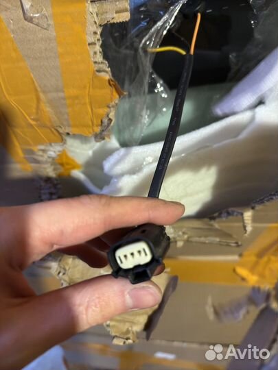 Стекло лобовое tesla model 3