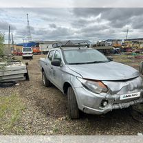 Mitsubishi L200 2.4 MT, 2018, битый, 250 000 км, с пробегом, цена 750 000 руб.