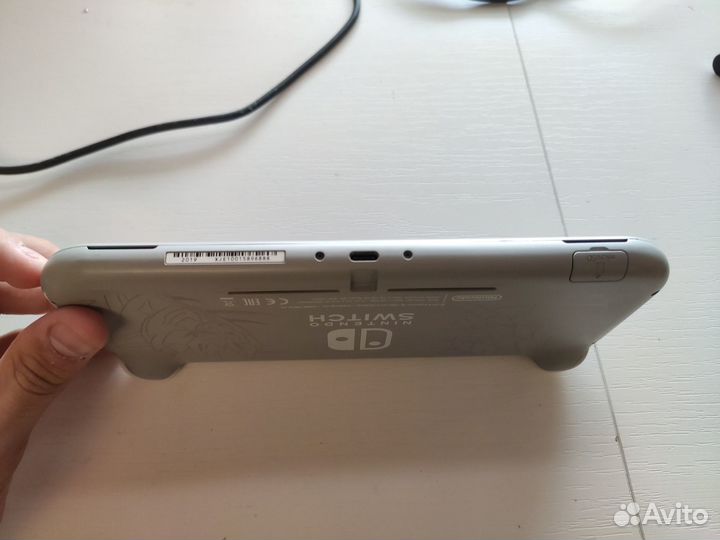 Nintendo Switch Lite Pokemon, Чип, 64GB MicroSD