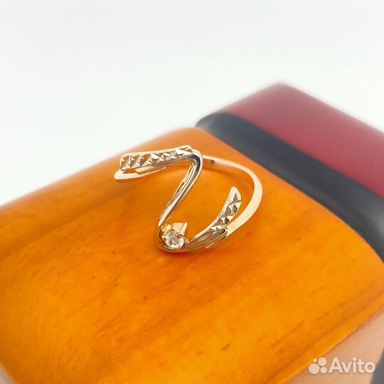 Золотое кольцо с камнем 585пр. размер: 20,4