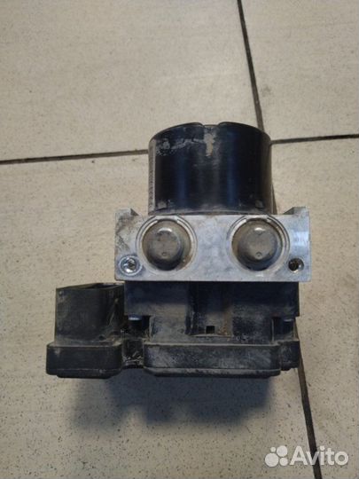 Блок abs Renault Megane 3 H4M729 2014