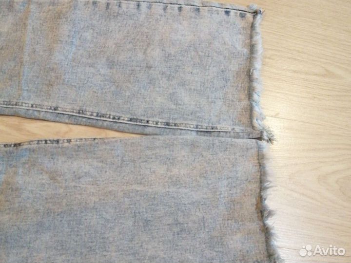 Джинсы новые