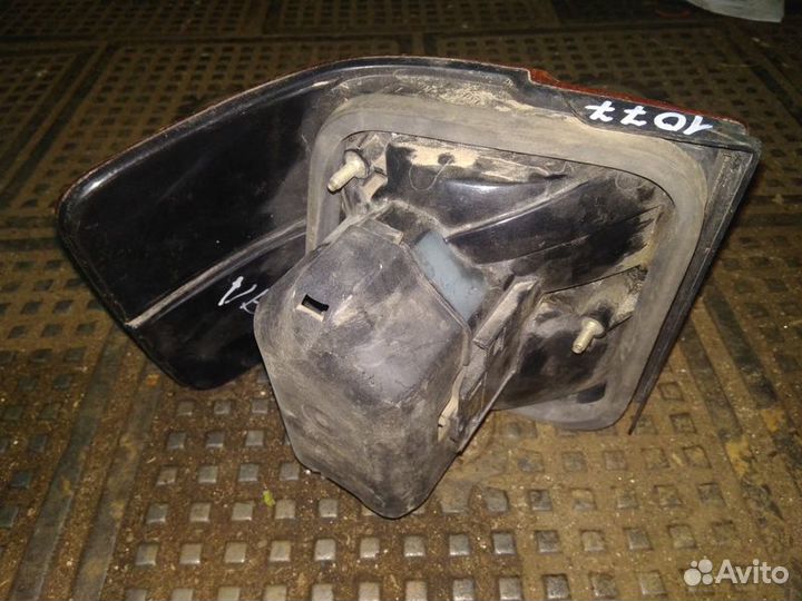 Фонарь задний правый Volkswagen Vento