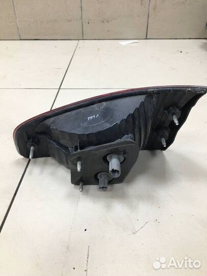 Фонарь задний внутренний левый Subaru Tribeca