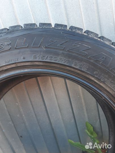 Bridgestone Blizzak DM-V1 215/60 R17