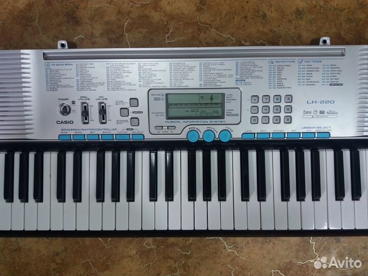 Синтезатор Casio LK-220