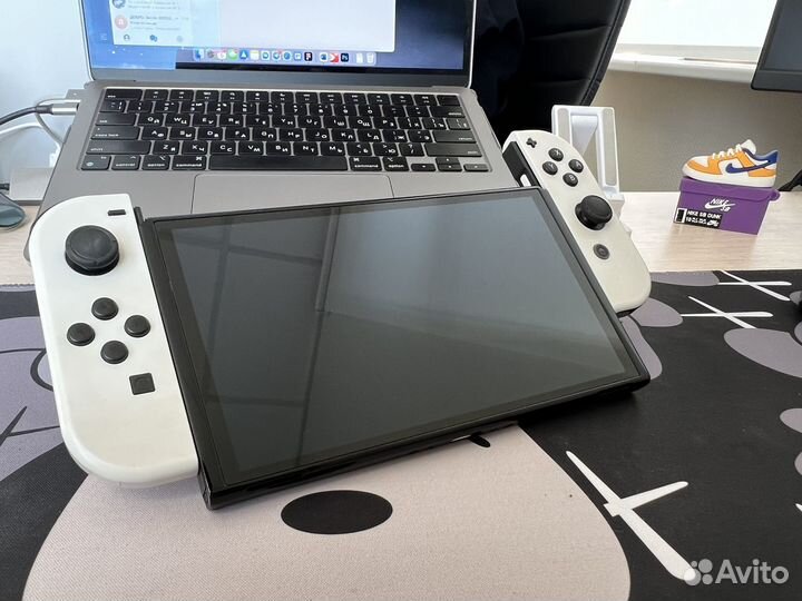 Nintendo switch oled (белая)