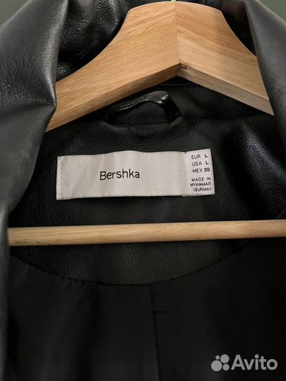 Кожаная куртка bershka