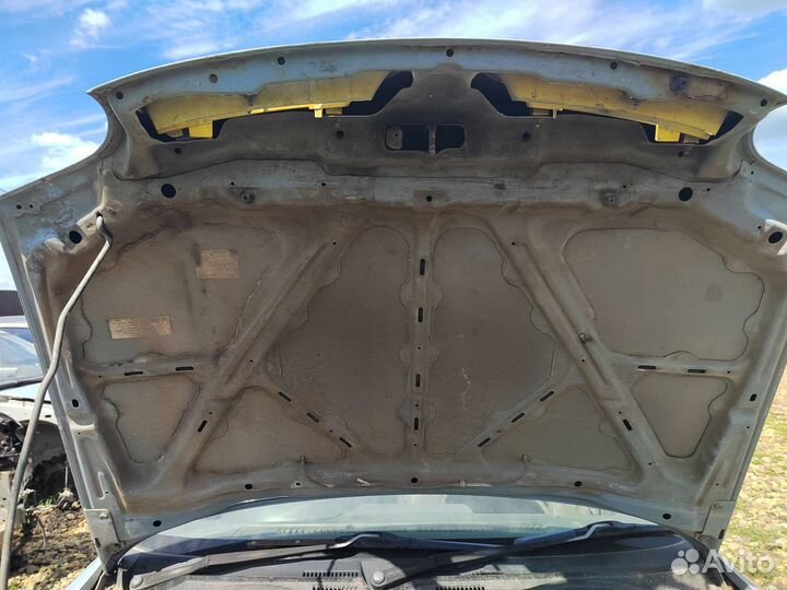 Капот Nissan Micra