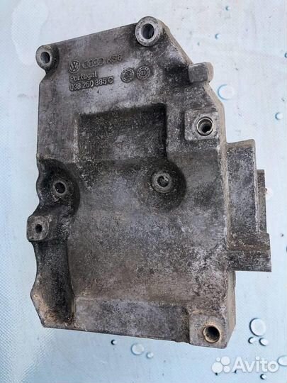 Кронштейн компрессора кондиционера 038260885C