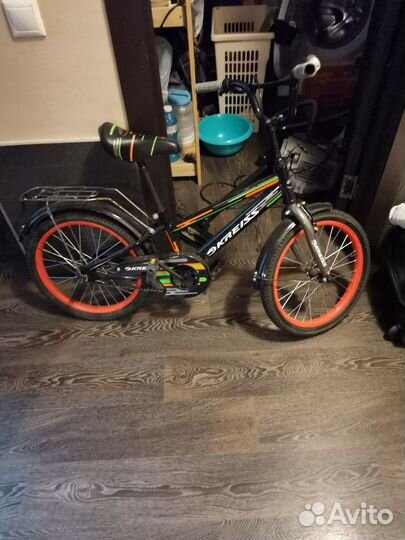 Продам велосипед колеса 18