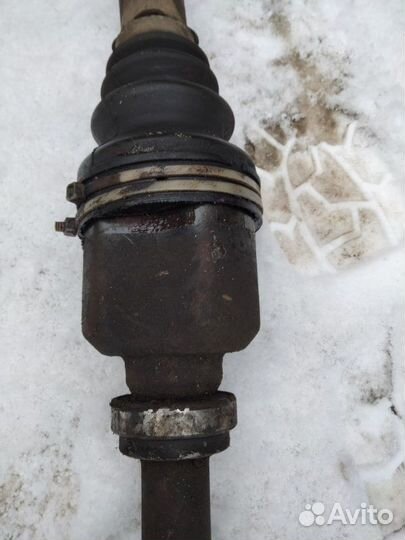 Приводной вал правый Peugeot 308 EP6 2008