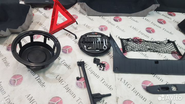 Обшивка багажника на Mercedes-Benz W1215 CL C1215