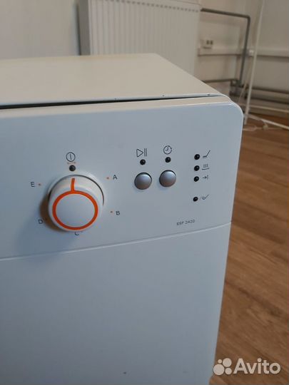 Компактная посудомойка Electrolux ESF 2420