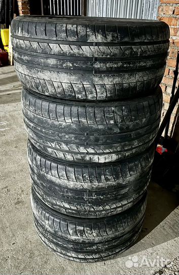 Dunlop SP Sport Maxx 275/40 R20 и 315/35 R20 W