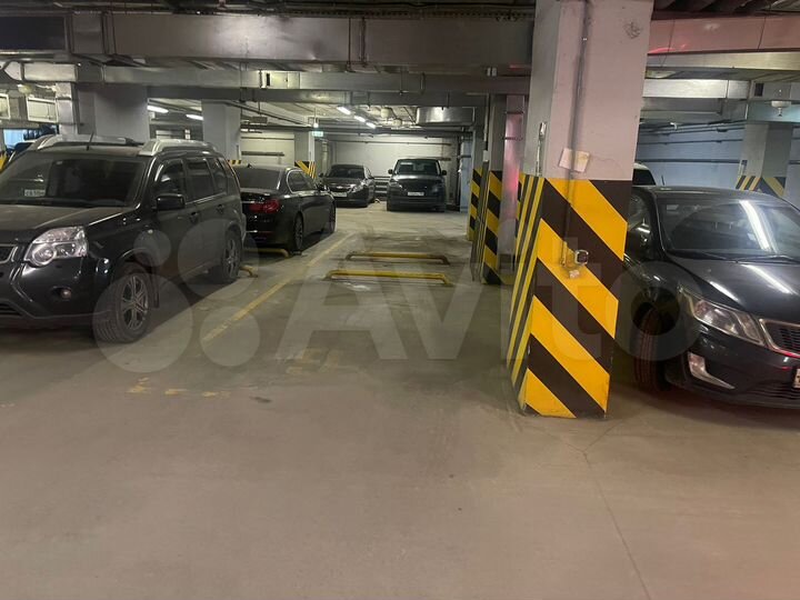 Машиноместо, 14 м²