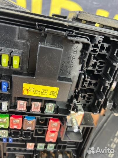 Блок предохранителей под капот Kia Carnival 3 G6DM