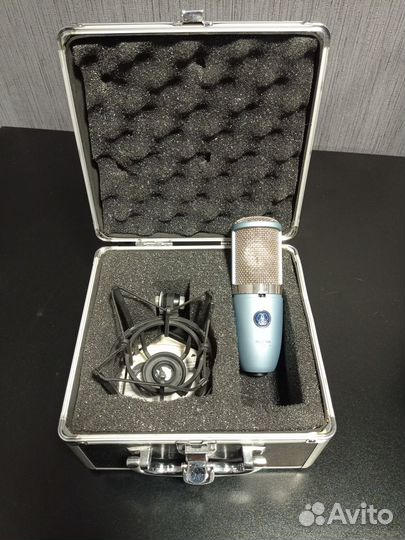 Микрофон AKG P420