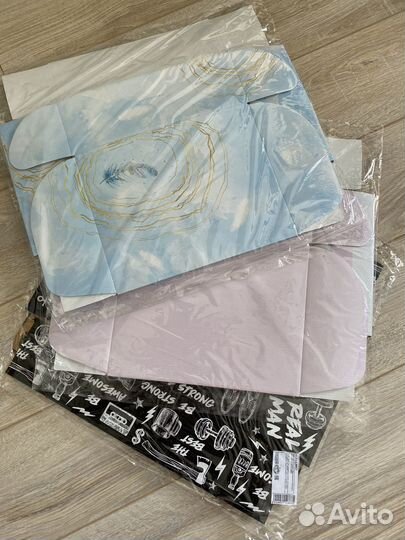 Упаковочные подарочные коробки картонные