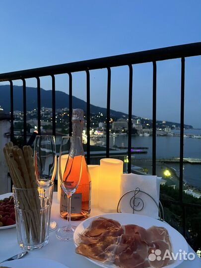 Свидание на крыше в Ялте