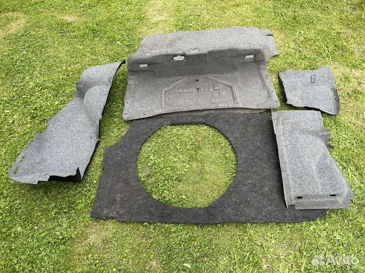 Обшивка багажника BMW E34