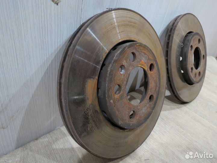 Диск тормозной передний Volkswagen Polo