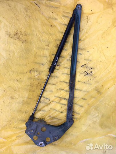 Амортизатор капота Мерседес W210