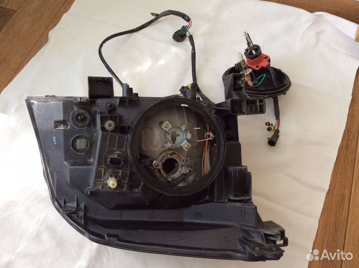 Фары ксенон Nissan X-Trail NT30