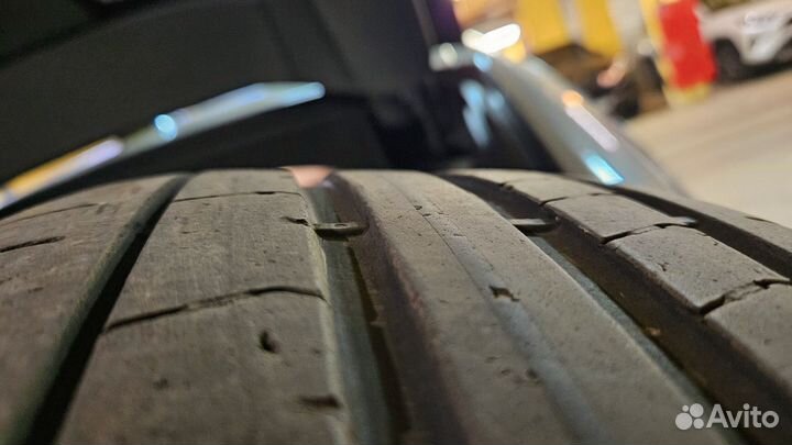 Pirelli P Zero PZ4 245/40 R20 и 275/35 R20