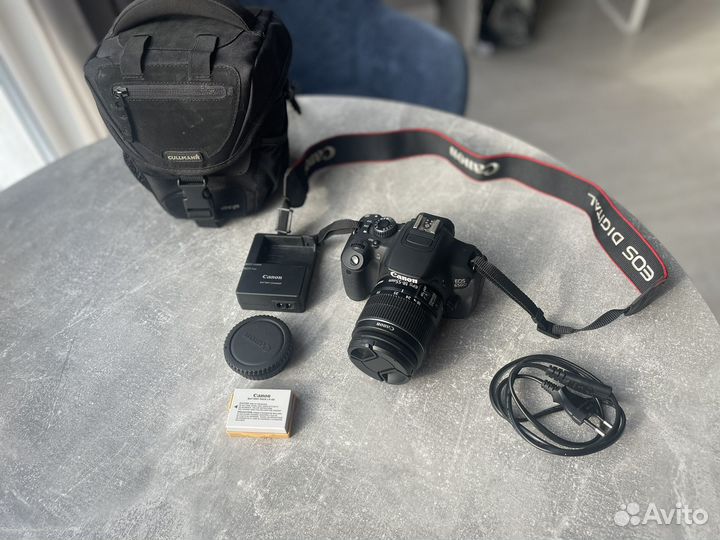 Зеркальный фотоаппарат canon EOS 650 D