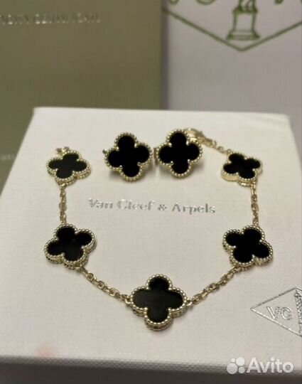 Комплект золотой Клевер черный 750 Сп29