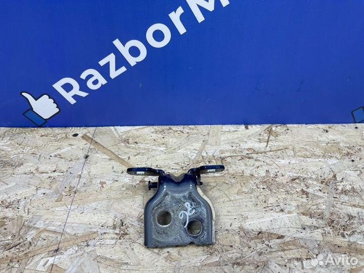 Петля двери передняя левая Renault Dokker