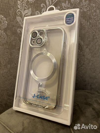 Чехол на iPhone 14