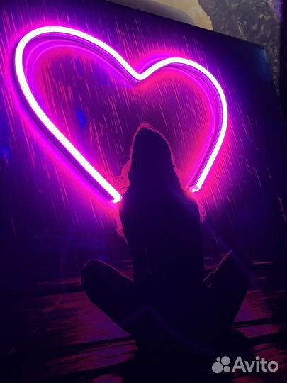 Картина с неоновой подсветкой