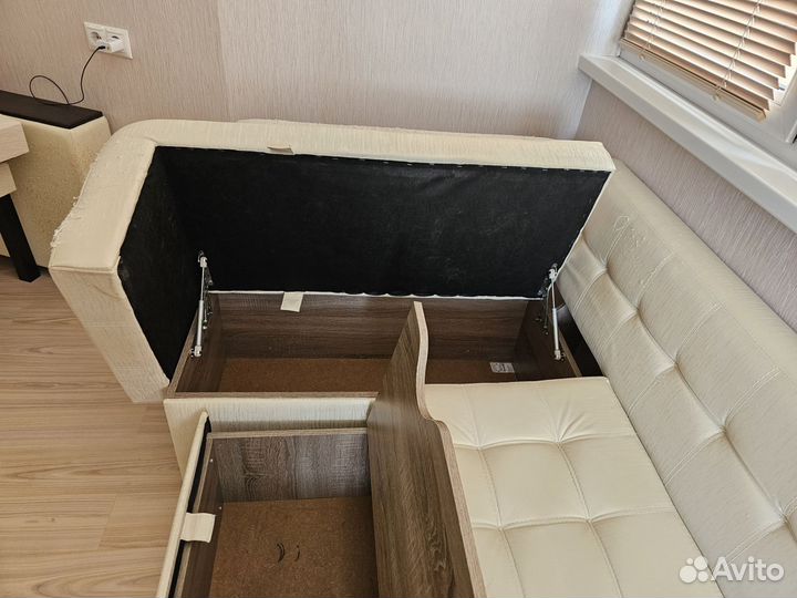 Уголок кухонный б.у