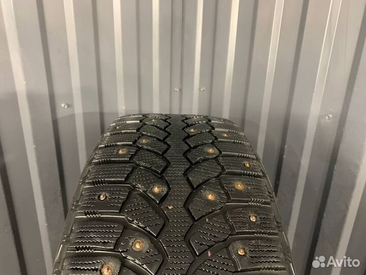 Bridgestone Blizzak Spike-01 205/60 R16 92T