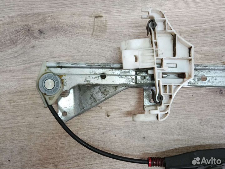 Стеклоподъемник задний левый fusion fiesta mk5