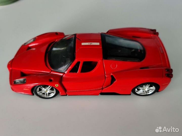 Enzo ferrari maisto 1/24
