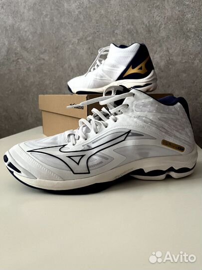 Кроссовки Mizuno Wave Lightning Z7 MID