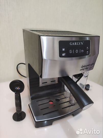 Кофеварка рожковая Garlyn L70