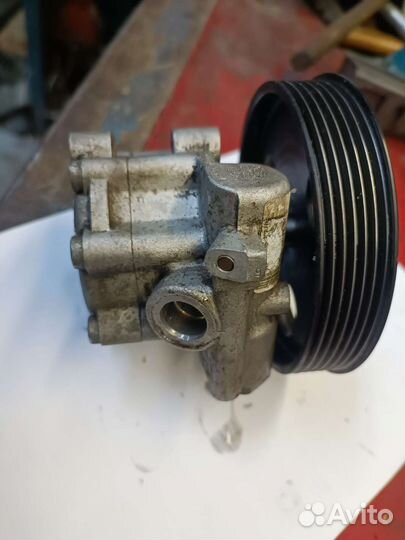 Насос гидроусилителя Renault Duster